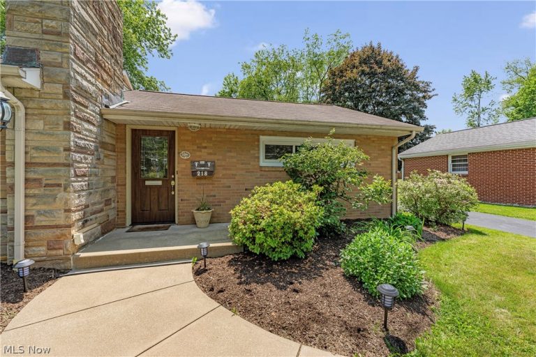 218 Bonnett Street, North Canton, OH - Photo 4