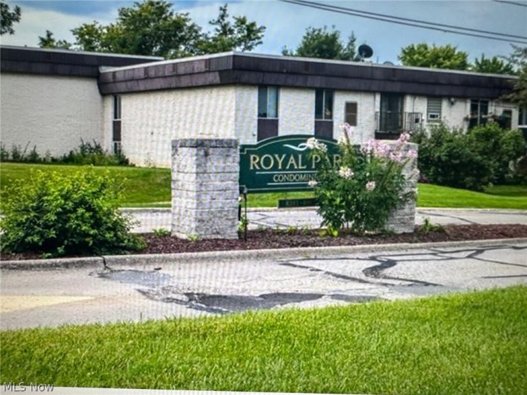 8557 Akins Road #103, North Royalton, OH - Photo 3
