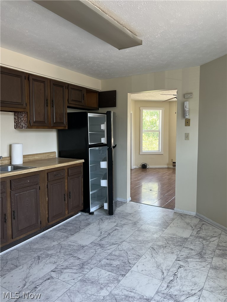 112 Scammel Street, Marietta, OH - Photo 8