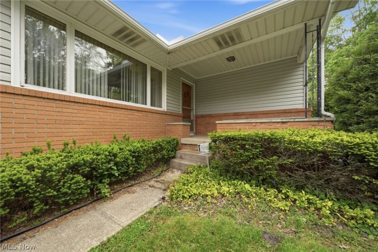 1471 Debra Drive, Ashtabula, OH - Photo 2
