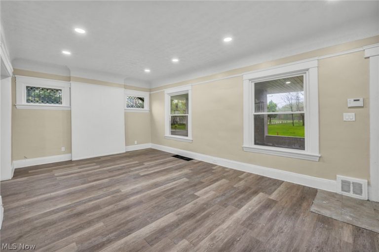 1168 Lockwood Avenue, East Cleveland, OH - Photo 8