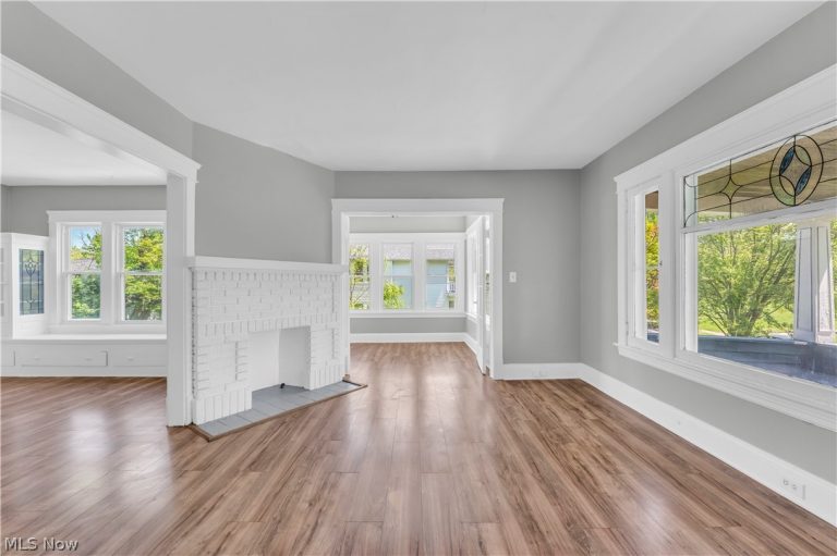 3309 Desota Avenue #2/UP, Cleveland Heights, OH - Photo 6