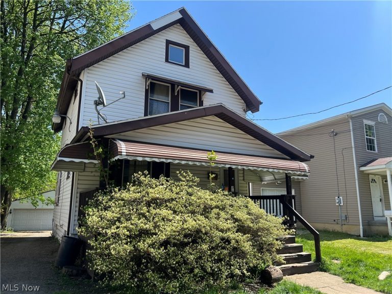 521 Elbon Avenue, Akron, OH - Photo 2