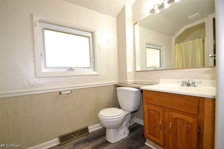 450 Allyn Street, Akron, OH - Photo 8