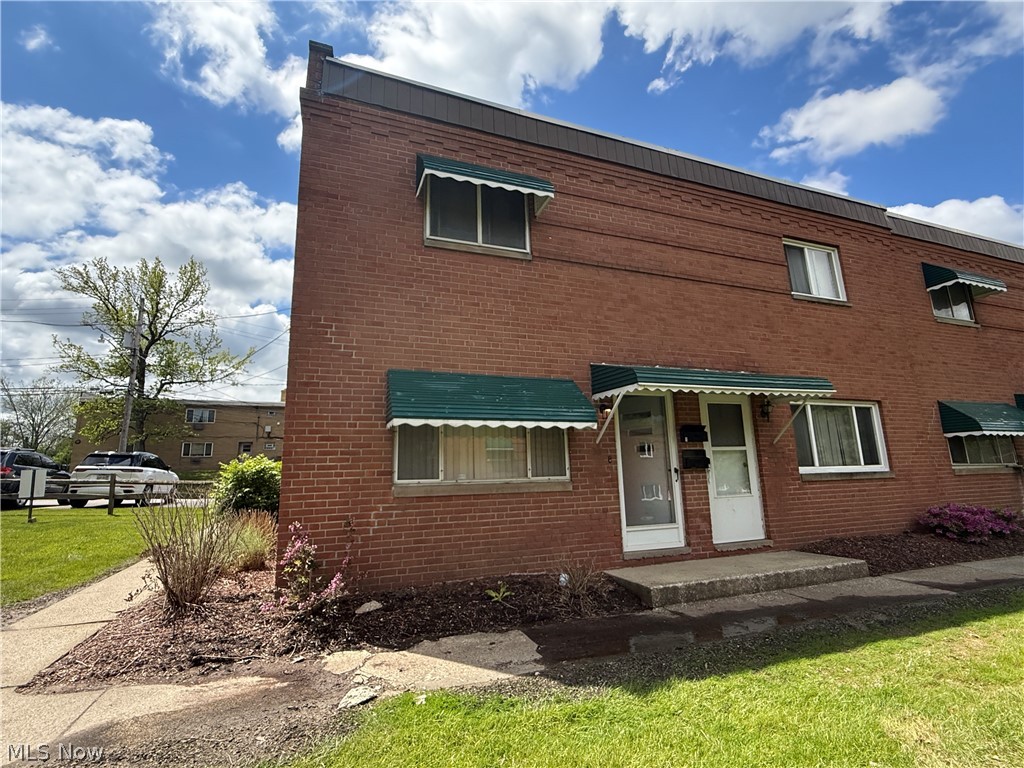 215 Dalepark Drive #1, Bedford, OH