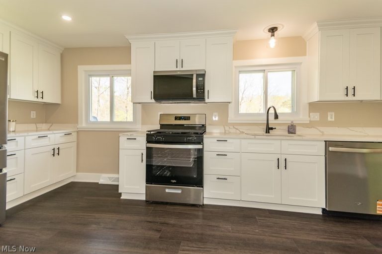 8839 Billings Road, Kirtland, OH - Photo 2