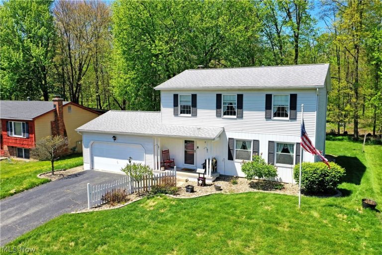 34 Hickory Trace Drive, Girard, OH - Photo 3