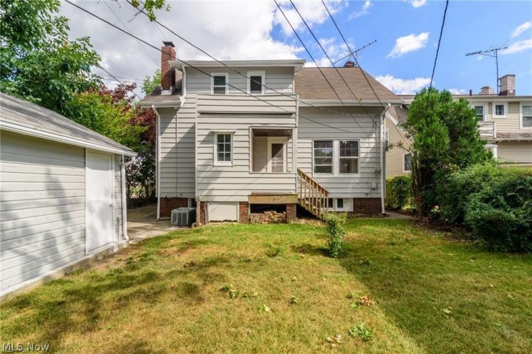 18119 Lake Shore Boulevard, Cleveland, OH - Photo 5