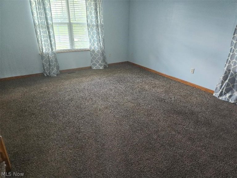 1206 Patriot Place, Massillon, OH - Photo 3