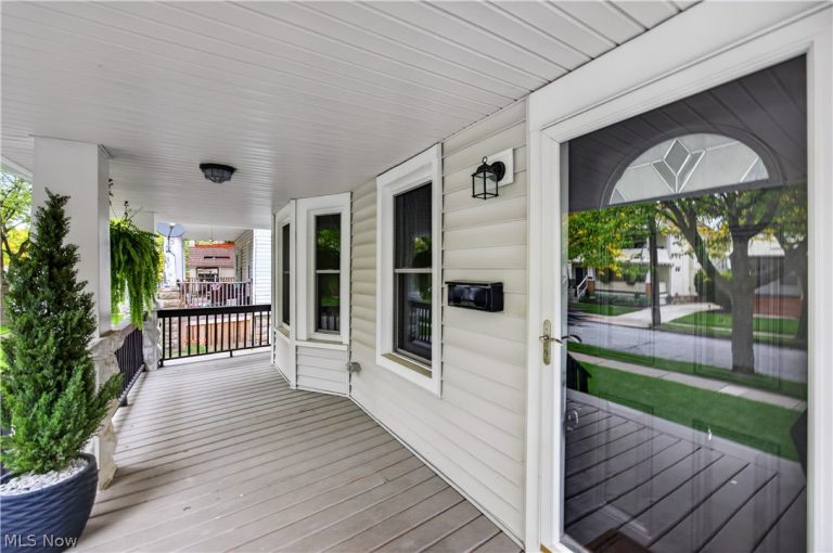 1617 Larchmont Avenue, Lakewood, OH - Photo 2