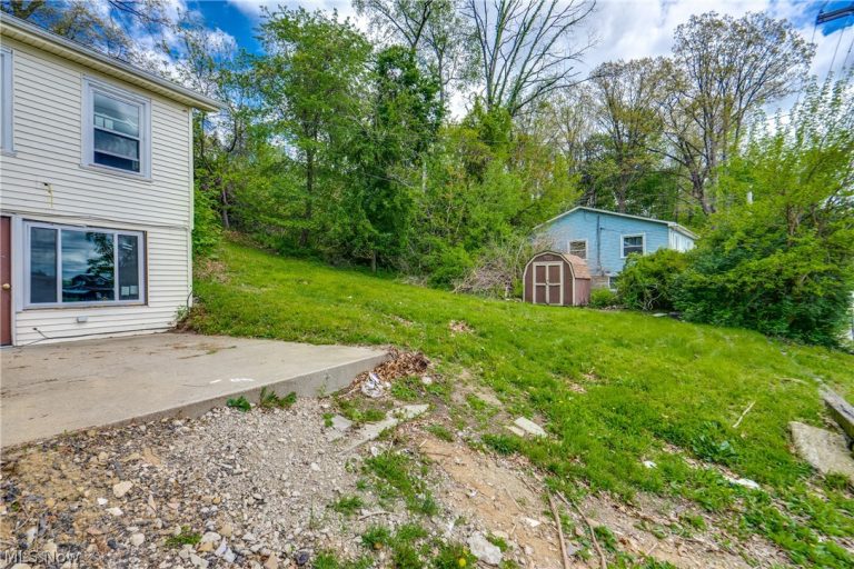181 Portage Lakes Drive, Akron, OH - Photo 3