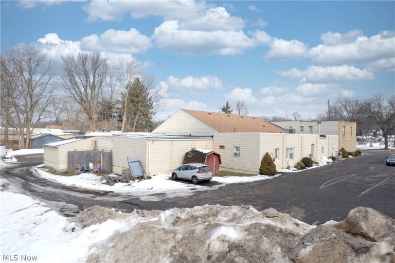954 Broadway Avenue, Bedford, OH - Photo 6