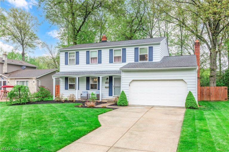 4083 Lydgate Drive, North Olmsted, OH - Photo 2