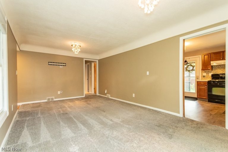 7444 Rockingham Road, Mentor, OH - Photo 4