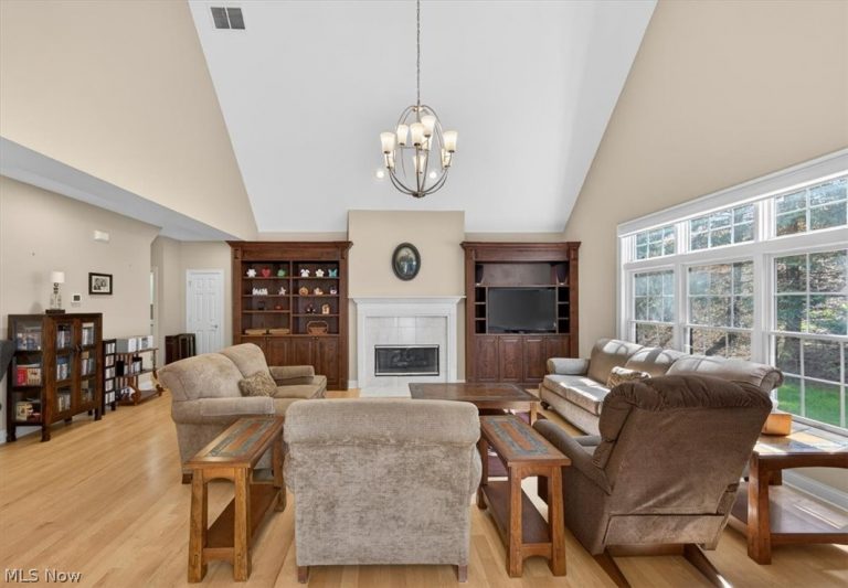 122 Haskell Drive, Bratenahl, OH - Photo 6