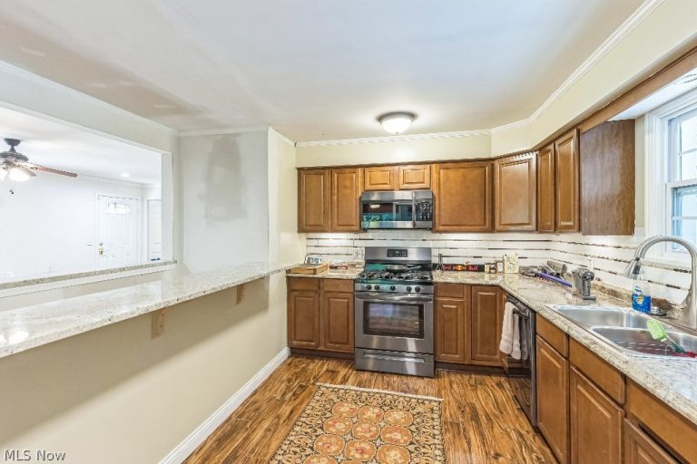 7185 Maple Street, Mentor, OH - Photo 8