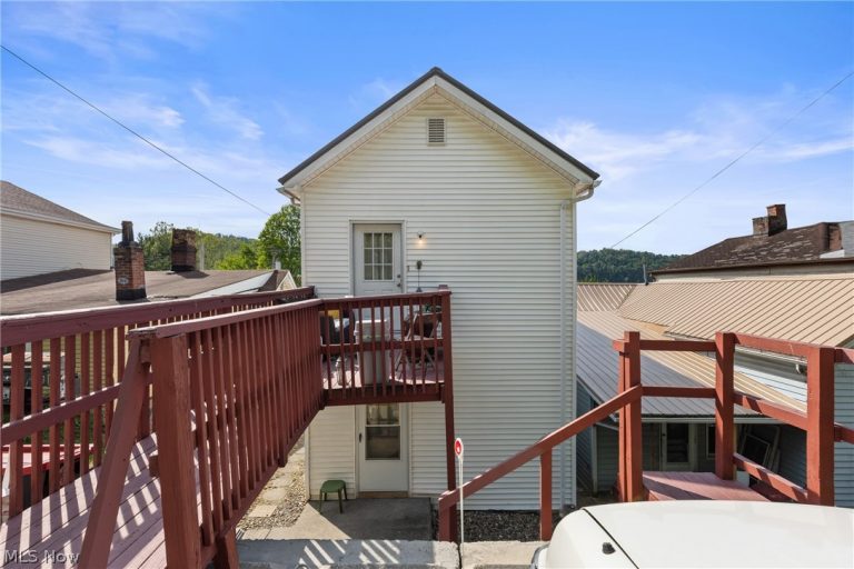 715 Zane Highway, Martins Ferry, OH - Photo 4