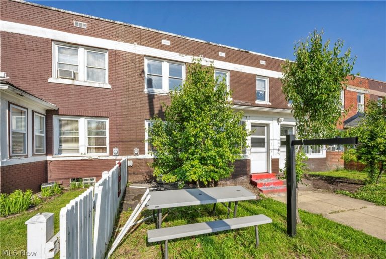 8 Anaconda Road, Akron, OH - Photo 4