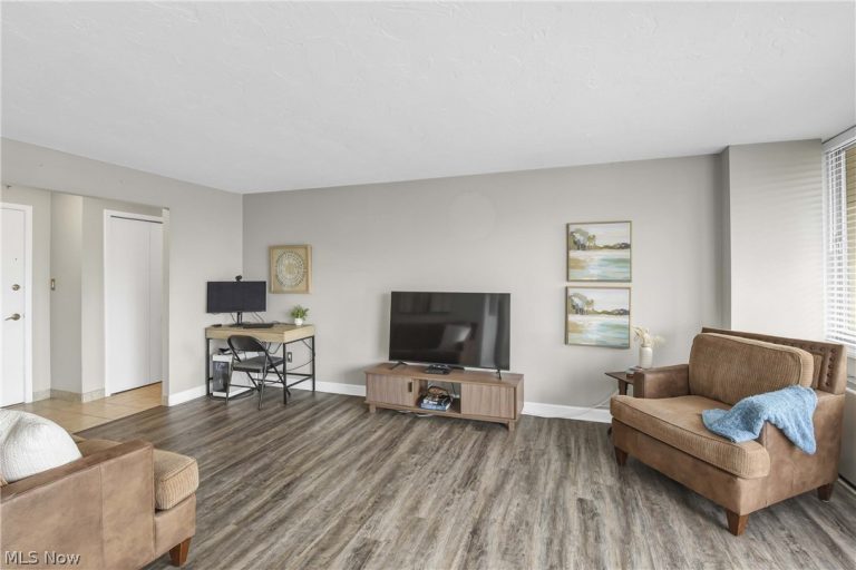 12900 Lake Avenue #812, Lakewood, OH - Photo 6