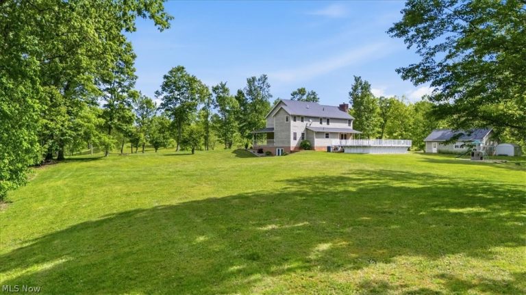 911 Moody Ridge Road, Belpre, OH - Photo 8