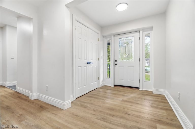 6097 Reno Drive, Louisville, OH - Photo 5
