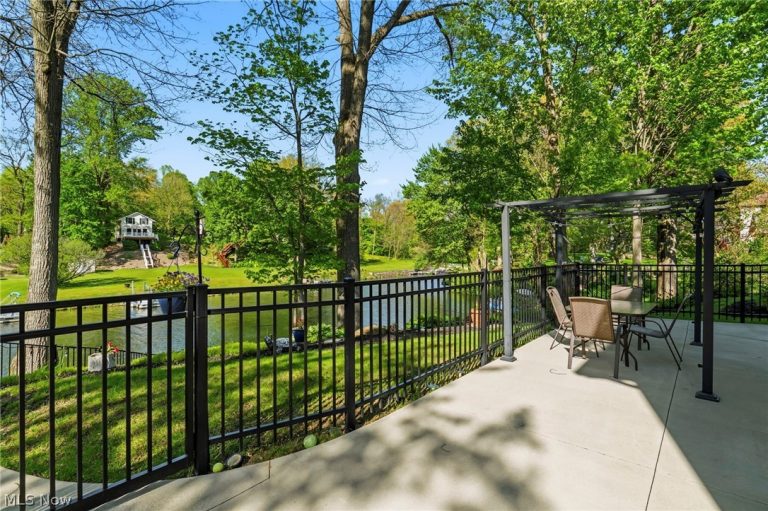 108 Spruce Drive, North Canton, OH - Photo 6