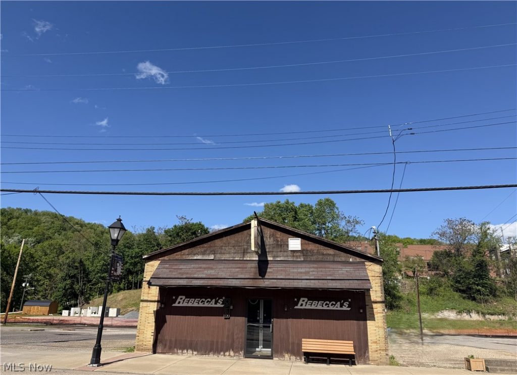 202 North Chester Street, New Cumberland, WV