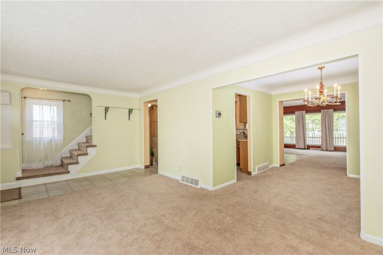 4809 Westbourne Road, Lyndhurst, OH - Photo 6