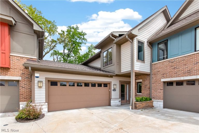 1363 Slate Court, Cleveland Heights, OH - Photo 2