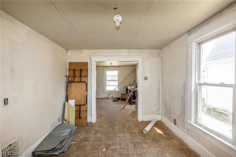 1107 2nd Street, Lorain, OH - Photo 4
