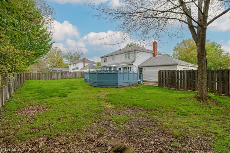 27111 Newton Circle, North Olmsted, OH - Photo 3