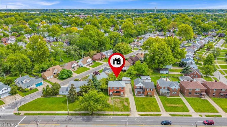 20470 Lake Shore Boulevard, Euclid, OH - Photo 8