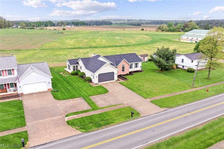 1315 Back Massillon Road, Orrville, OH - Photo 2