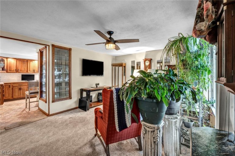 15425 Richard Drive, Brook Park, OH - Photo 6