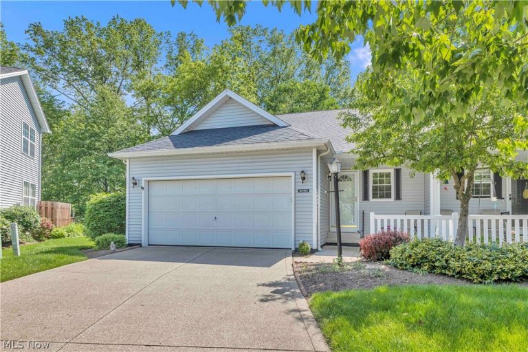 30461 Sugar Sand Lane, North Olmsted, OH - Photo 2