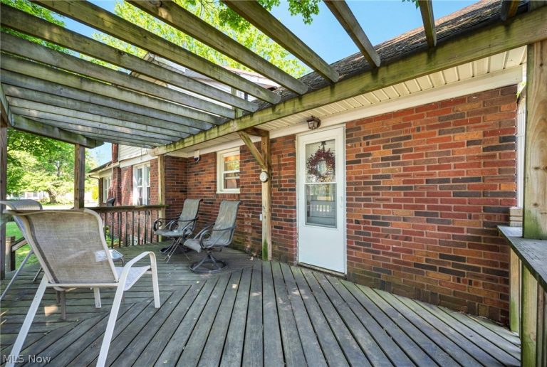 1539 Greensburg Road, Uniontown, OH - Photo 5