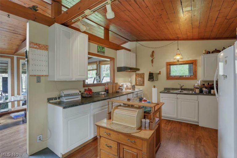 6879 Beard Price Road, Glouster, OH - Photo 8