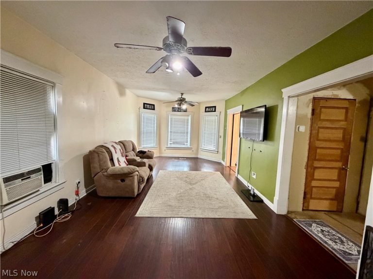 828 Broad Street, Elyria, OH - Photo 6