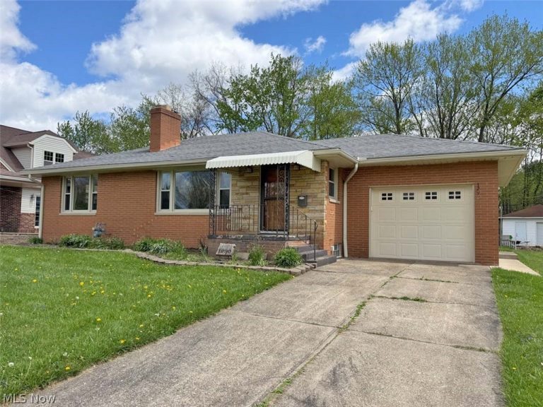 1290 Parkway Boulevard, Alliance, OH - Photo 2