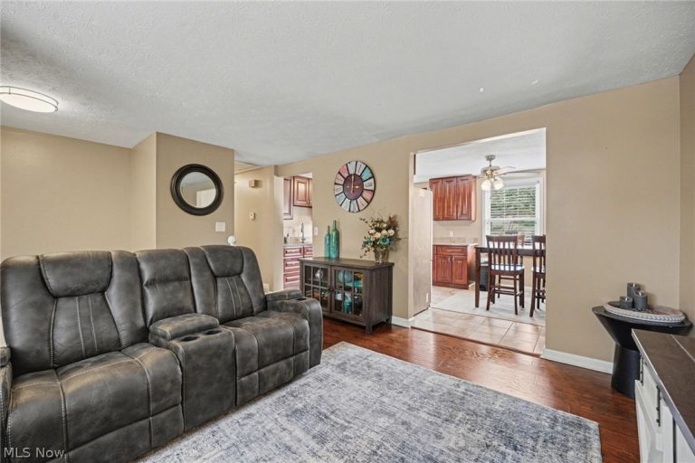 3671 Windjammer Cove, Aurora, OH - Photo 3