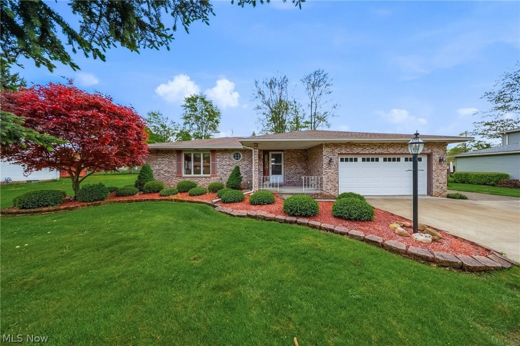 9841 Applewood Drive, North Royalton, OH