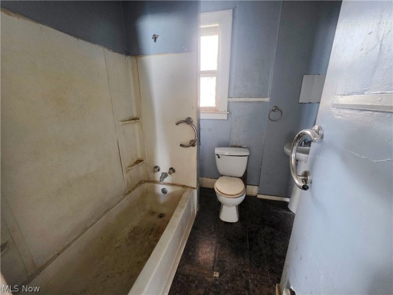 732 Kendall Avenue, Steubenville, OH - Photo 8