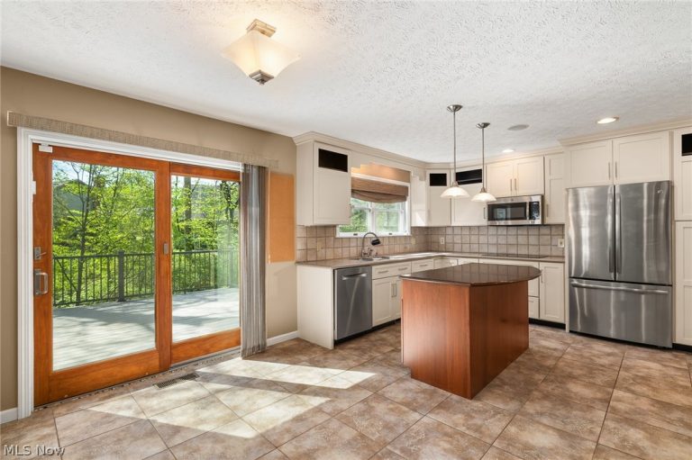 2291 Ridgewood Court, Ashland, OH - Photo 8