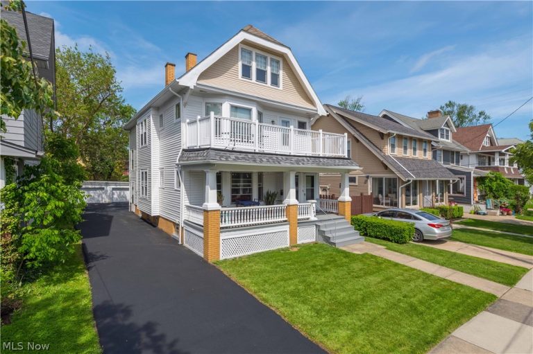 1296 Cook Avenue, Lakewood, OH - Photo 3