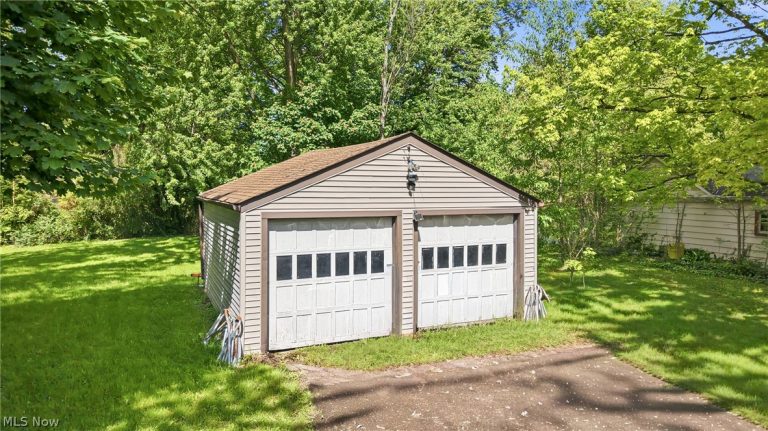 210 5th Avenue, Hubbard, OH - Photo 6