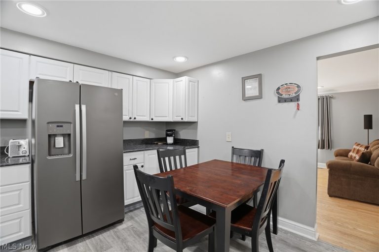 803 Westview Drive, Belpre, OH - Photo 5
