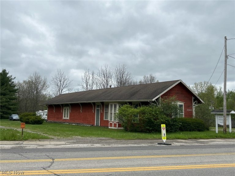 10636 Main Street, Mantua, OH - Photo 2