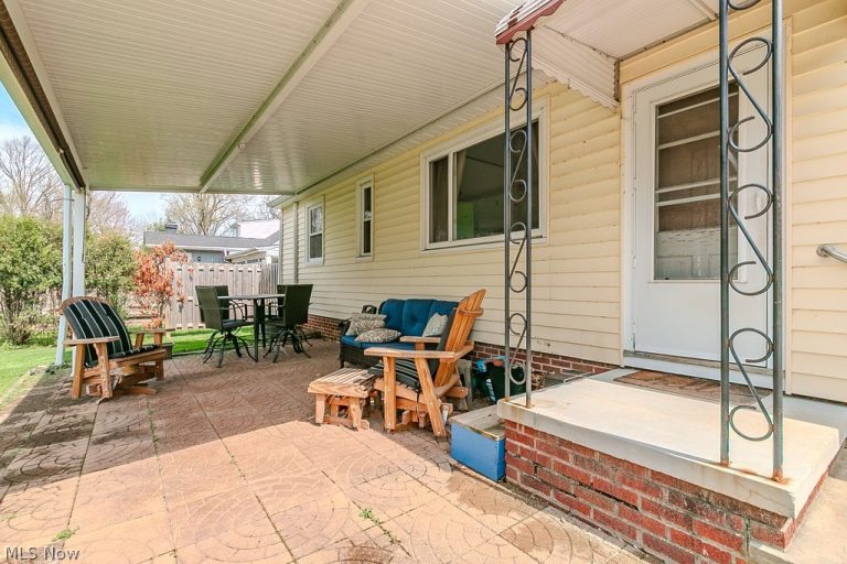 400 Harris Road, Richmond Heights, OH - Photo 5