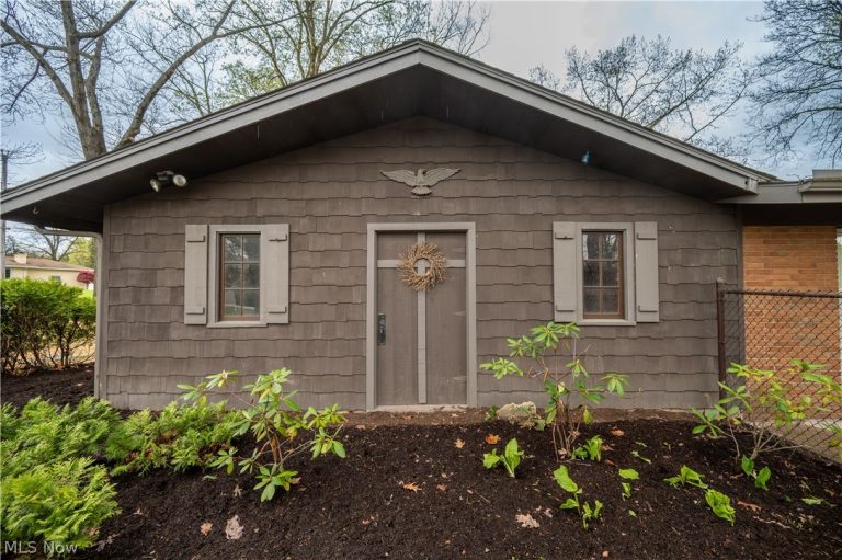 1019 Park Circle, Girard, OH - Photo 8