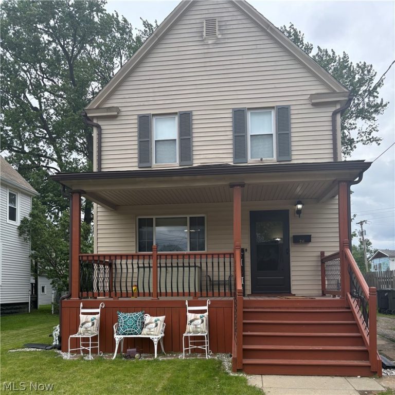 716 Foster Avenue, Elyria, OH, 44035